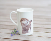 Laden Sie das Bild in den Galerie-Viewer, Porzellantasse "Niedlicher Otter"
