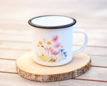 Laden Sie das Bild in den Galerie-Viewer, Emailletasse " Farbenfrohe Sommerwiese"