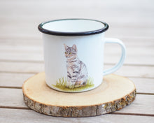 Laden Sie das Bild in den Galerie-Viewer, Emailletasse "Kleine Tigerkatze"