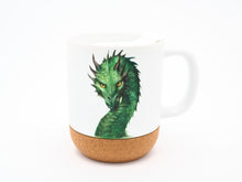 Laden Sie das Bild in den Galerie-Viewer, Große Tasse mit Korkboden "Smaragddrache"