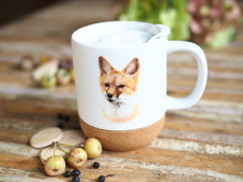 Laden Sie das Bild in den Galerie-Viewer, Große Tasse mit Korkboden "Fuchsportrait"