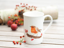 Laden Sie das Bild in den Galerie-Viewer, Porzellantasse "Rotkehlchen mit Beeren"