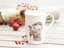 Laden Sie das Bild in den Galerie-Viewer, Porzellantasse "Niedlicher Otter"