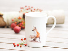Laden Sie das Bild in den Galerie-Viewer, Porzellantasse "Schlaue Füchsin"