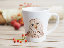 Laden Sie das Bild in den Galerie-Viewer, Konische Tasse "Weise Eule"