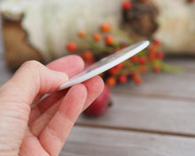 Laden Sie das Bild in den Galerie-Viewer, Anhänger aus Keramik mit Schnupperfuchs