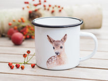 Laden Sie das Bild in den Galerie-Viewer, Emailletasse "Süßes Rehkitz"
