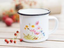 Laden Sie das Bild in den Galerie-Viewer, Emailletasse " Farbenfrohe Sommerwiese"