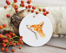 Laden Sie das Bild in den Galerie-Viewer, Anhänger aus Keramik mit Schnupperfuchs