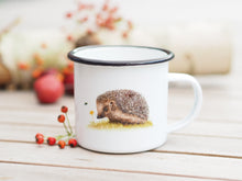 Laden Sie das Bild in den Galerie-Viewer, Emailletasse "Kleiner Igel"