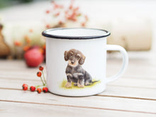 Laden Sie das Bild in den Galerie-Viewer, Emailletasse "Niedlicher Dackel"