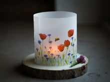 Laden Sie das Bild in den Galerie-Viewer, Windlicht Tischdeko "Romantische Wiese mit Mohn"