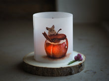 Laden Sie das Bild in den Galerie-Viewer, Windlicht Tischdeko "Maus mit Bratapfel"