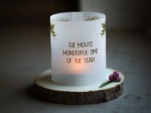 Laden Sie das Bild in den Galerie-Viewer, Windlicht Tischdeko "Freche Weihnachtsmaus"