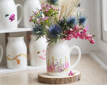 Laden Sie das Bild in den Galerie-Viewer, Vase Milchkännchen Wiese