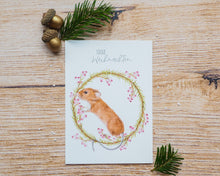 Laden Sie das Bild in den Galerie-Viewer, Weihnachtskarte "Witzige Klettermaus" auf feinstem Cotton-Papier