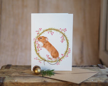Laden Sie das Bild in den Galerie-Viewer, Weihnachtskarte / Klappkarte inkl. Umschlag "Witzige Klettermaus" auf feinstem Cotton-Papier
