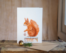 Laden Sie das Bild in den Galerie-Viewer, Weihnachtskarte / Klappkarte inkl. Umschlag "Eichhörnchen im Schnee" auf feinstem Cotton-Papier
