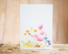 Laden Sie das Bild in den Galerie-Viewer, Grußkarte auf feinem Cotton-Papier mit Tier- oder Blumenmotiv, liebevoll illustriert