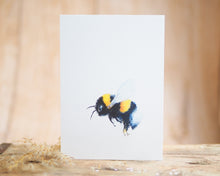 Laden Sie das Bild in den Galerie-Viewer, Grußkarte auf feinem Cotton-Papier mit Tier- oder Blumenmotiv, liebevoll illustriert