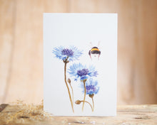 Laden Sie das Bild in den Galerie-Viewer, Grußkarte auf feinem Cotton-Papier mit Tier- oder Blumenmotiv, liebevoll illustriert