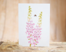 Laden Sie das Bild in den Galerie-Viewer, Grußkarte auf feinem Cotton-Papier mit Tier- oder Blumenmotiv, liebevoll illustriert