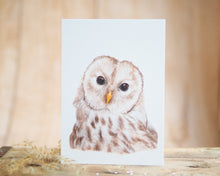 Laden Sie das Bild in den Galerie-Viewer, Grußkarte auf feinem Cotton-Papier mit Tier- oder Blumenmotiv, liebevoll illustriert