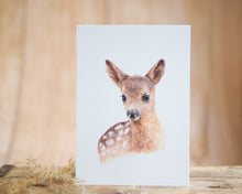 Laden Sie das Bild in den Galerie-Viewer, Grußkarte auf feinem Cotton-Papier mit Tier- oder Blumenmotiv, liebevoll illustriert