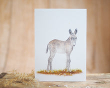 Laden Sie das Bild in den Galerie-Viewer, Grußkarte auf feinem Cotton-Papier mit Tier- oder Blumenmotiv, liebevoll illustriert