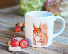 Laden Sie das Bild in den Galerie-Viewer, Kindertasse "Flauschiger Esel"