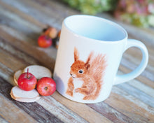 Laden Sie das Bild in den Galerie-Viewer, Kindertasse "Flauschiger Esel"