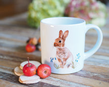 Laden Sie das Bild in den Galerie-Viewer, Kindertasse "Häschen im Gras"