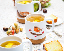 Laden Sie das Bild in den Galerie-Viewer, „Korktasse mit Naturmotiv, 330 ml, abnehmbarer Deckel und Korkboden“