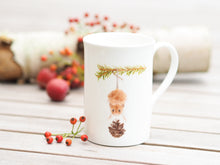 Laden Sie das Bild in den Galerie-Viewer, Porzellantasse "Freche Weihnachtsmaus"