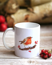 Laden Sie das Bild in den Galerie-Viewer, Feine Keramiktasse mit "Rotkehlchen mit Beeren"