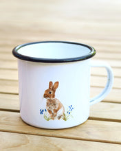Laden Sie das Bild in den Galerie-Viewer, Emailletasse "Süßes Häschen"