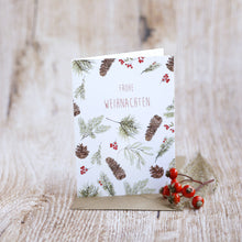 Laden Sie das Bild in den Galerie-Viewer, Klappkarte / Kunstdruck inkl. Umschlag mit Zweigen und Zapfen "Frohe Weihnachten" auf feinstem Cotton-Papier, Helle Tage Weihnachten Tannenbaum