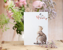 Laden Sie das Bild in den Galerie-Viewer, Kunstdruck / gedruckte Karte mit frecher Katze und Meise auf feinstem Cotton-Papier