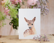 Laden Sie das Bild in den Galerie-Viewer, Kunstdruck / gedruckte Karte mit kleinem Rehkitz auf feinstem Cotton-Papier