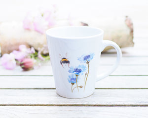 Konische Tasse "Kornblume und Hummelpopo"