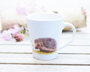 Konische Tasse "Kleiner Igel und Hummel"