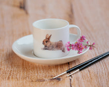 Laden Sie das Bild in den Galerie-Viewer, Espressotasse Tasse mug aus feiner Keramik &quot;Hoppelhäschen&quot;
