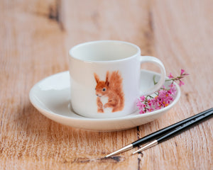 Espressotasse Tasse mug aus feiner Keramik "Quirliges Eichhörnchen "