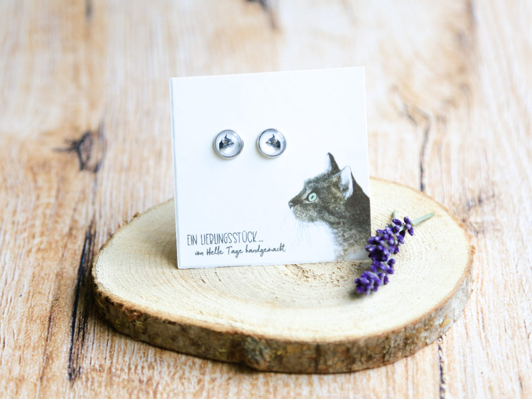 Kleine Stecker-Ohrringe mit Katzenportrait, aus Edelstahl / silberfarben, Geschenk, Schmuck, Helle Tage