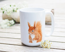 Laden Sie das Bild in den Galerie-Viewer, Große Teetasse &quot;Quirliges Eichhörnchen&quot;
