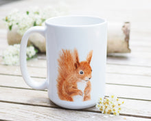 Laden Sie das Bild in den Galerie-Viewer, Große Teetasse &quot;Quirliges Eichhörnchen&quot;
