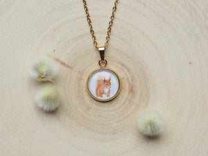 Kette mit Anhänger "Quirliges Eichhörnchen", Edelstahlfassung, gold- oder silberfarben