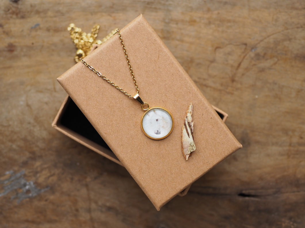 Kette mit Anhänger 