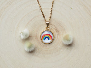 Kette mit Anhänger "Regenbogen", Edelstahlfassung, gold- oder silberfarben