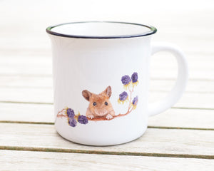 Keramiktasse mit Rand in Vintageoptik "Maus mit Brombeeren"